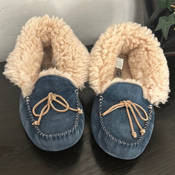 Footwear Ugg Alena Slipper Size 11 UGG Kids Alena Slipper In